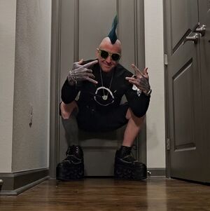 Meet your Posher, Cory